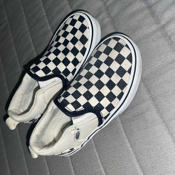 Vans - Picture 2 of 5